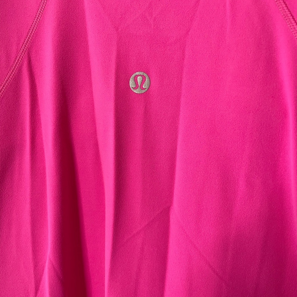 Lululemon Align Onesie 8"
Sonic Pink size 6 - Picture 11 of 15